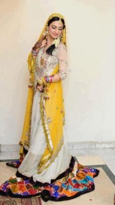 Latest-Mehndi-Dresses-2013